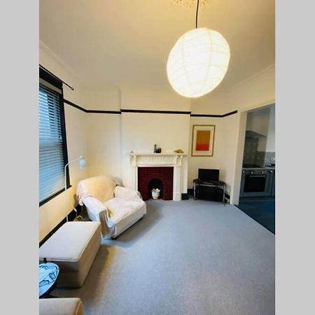 Beautiful First Floor Apartment In St Leonards Esterno foto